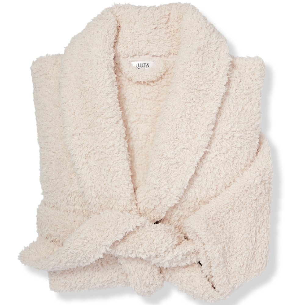 ULTA BEAUTY WOMAN'S SUPER SOFT LUXURIOUS ROBE.